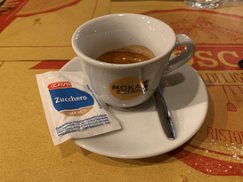 Dé klassieker, een Caffè, ofwel een Espresso.