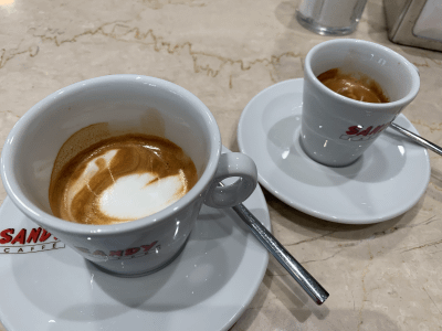 Grote Macchiato en een lange Caffè :-)
